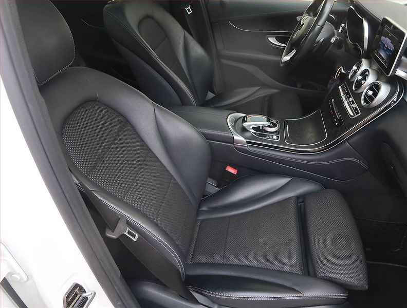 Mercedes-Benz GLC (2017) AMG line 350 d 4MATIC - fotka 9 z 21
