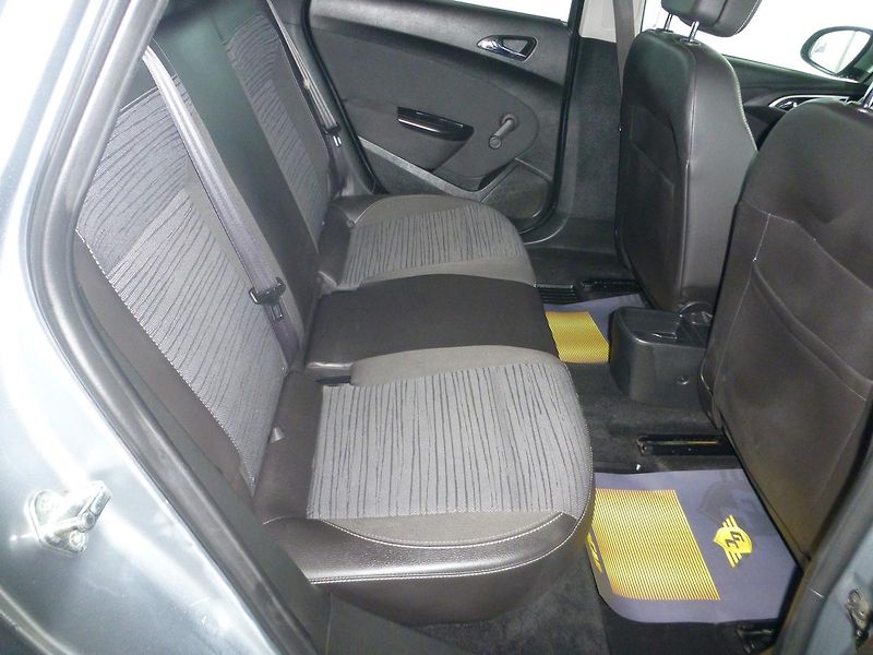 Opel Astra (2014) 1,4i-88KW*ALU*PARK.S**VYHŘ.SED - fotka 20 z 24