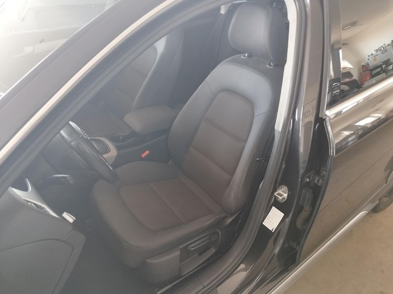 Audi A4 Allroad (2012) 2,0TDI,LED,ALU,TAŽNÝ,MAN,4X4 - fotka 16 z 25