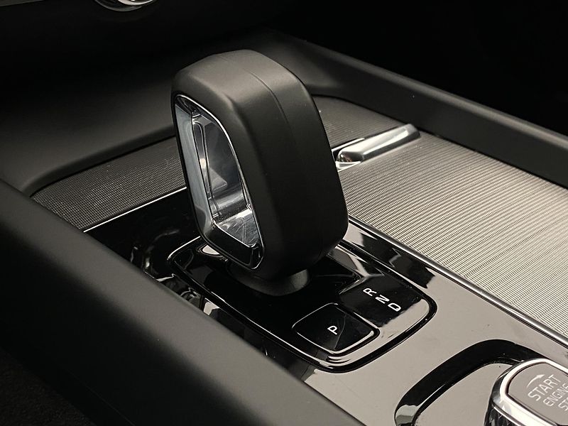 Volvo V60 B4 CORE AUT CZ - fotka 27 z 58