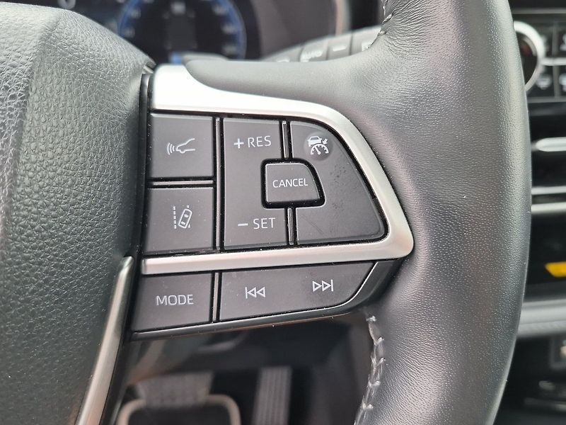 Toyota Highlander Executive 2,5 HEV 4x4 - fotka 16 z 27