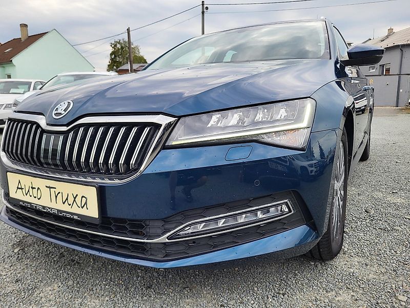 Škoda Superb III FL combi 2.0 TDi DSG STYLE - fotka 38 z 50
