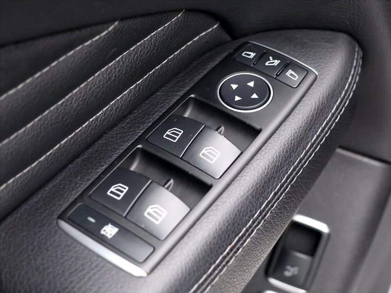Mercedes-Benz GLE 3,0 350d 227kW AMG H&K LED CZ - fotka 17 z 48