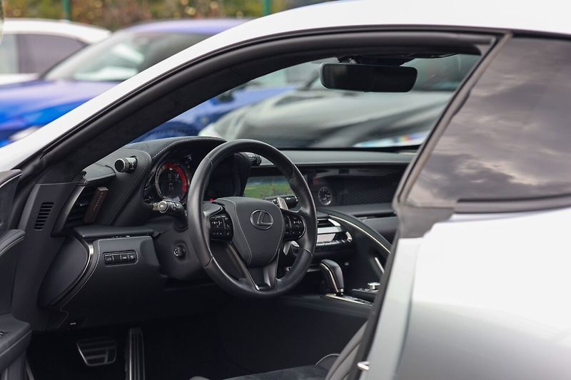 Lexus LC 500 500 BESPOKE - fotka 19 z 32
