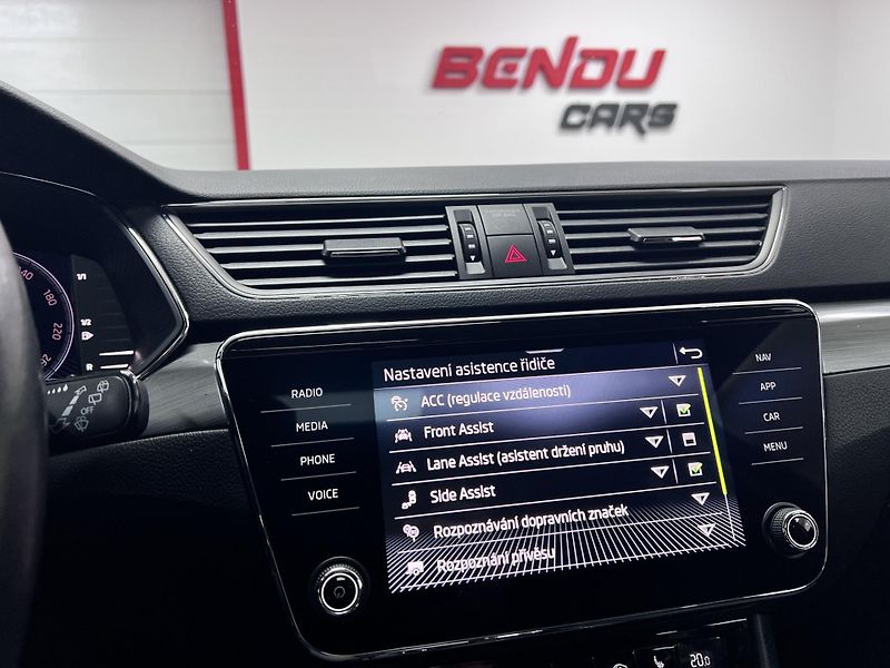 Škoda Superb 2.0 TSI 140 kW Style Servis - fotka 38 z 50