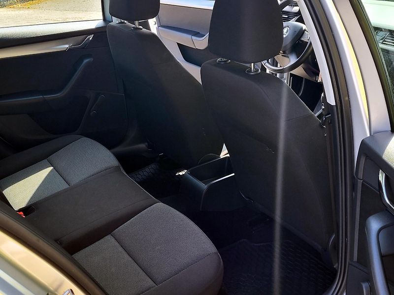 Škoda Octavia 1,2 TSi PO ROZVODECH, 1.maj - fotka 18 z 36