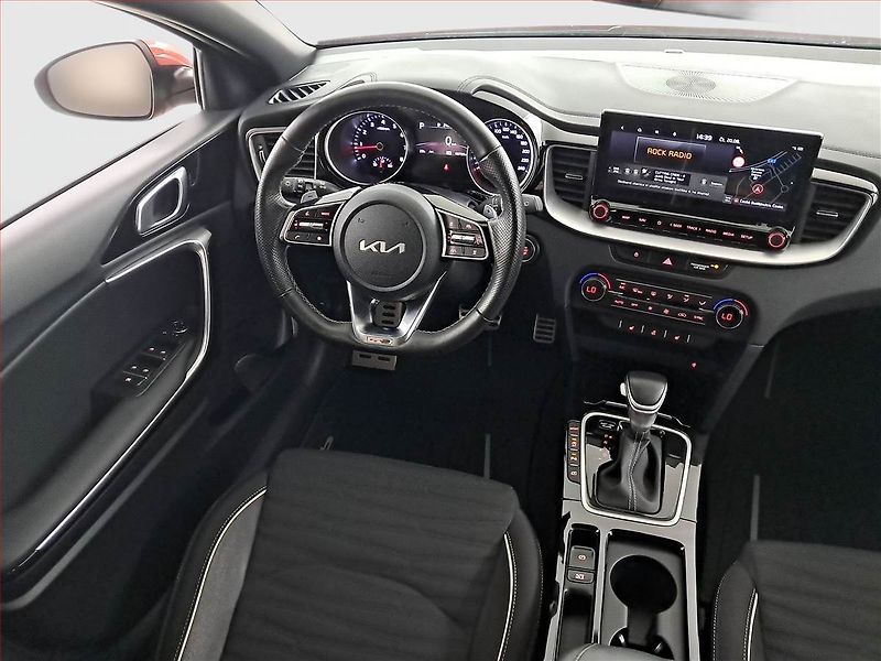 Kia Ceed (2022) GT Line 1.5 T-GDI - fotka 7 z 18