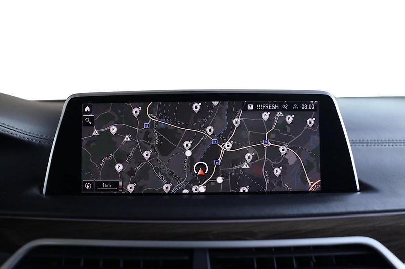 BMW Řada 7 740ld xDrive - fotka 16 z 40