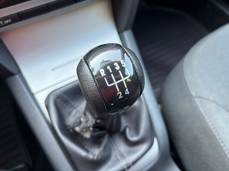 Škoda Octavia 1.6 TDi, ČR - fotka 16 z 20