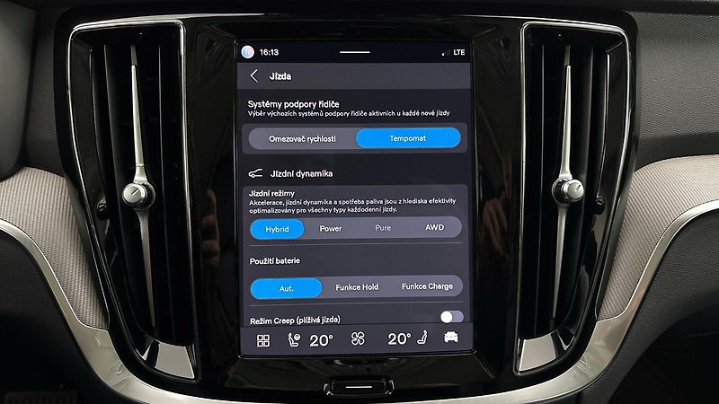 Volvo V60 2.0 T6 AUT AWD Recharge Plus B - fotka 26 z 34