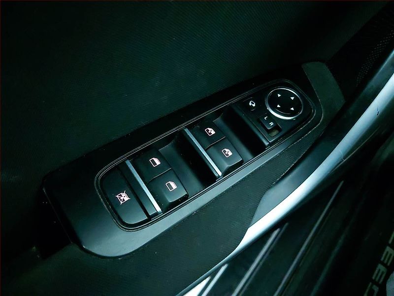 Kia Ceed (2018) 1.6 CRDi, Serv.kniha, Navi - fotka 17 z 19