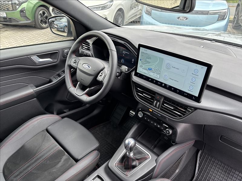 Ford Kuga 1,5 EcoBoost 111 kW ST-Line X - fotka 19 z 42