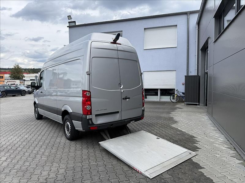 Volkswagen Crafter 2,0   105kW,PLOŠINA,1.MAJ,SERV - fotka 21 z 23
