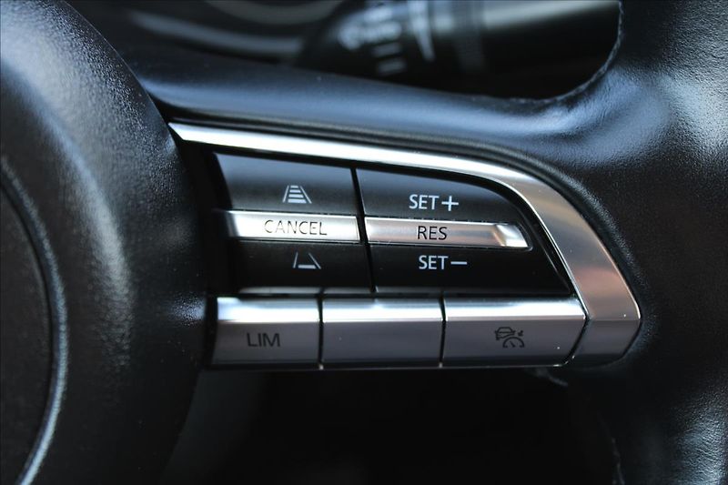 Mazda 3 2,0 i  ČR,1.MAJ,DPH,PLUS - fotka 21 z 32