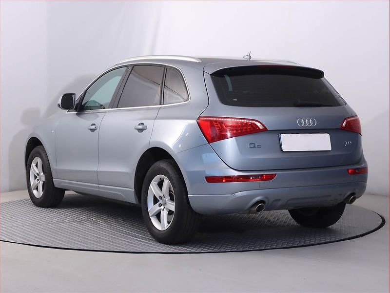 Audi Q5 (2010) S line 3.0 TDI, 4X4, Automat - fotka 4 z 19