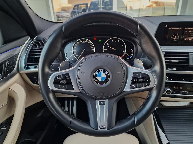 BMW X4 30d Xdrive M Sport, ČR,1.Maj. - fotka 21 z 50
