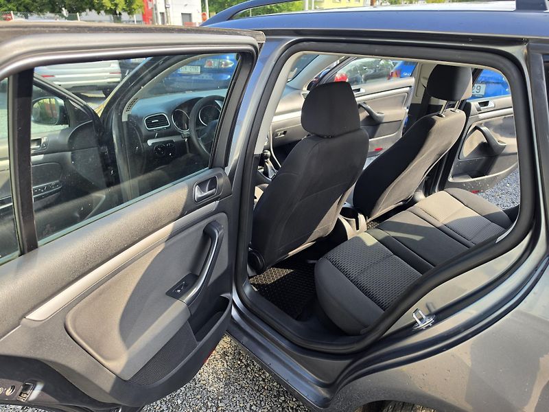 Volkswagen Golf Variant 1.6 TDi  - fotka 7 z 19