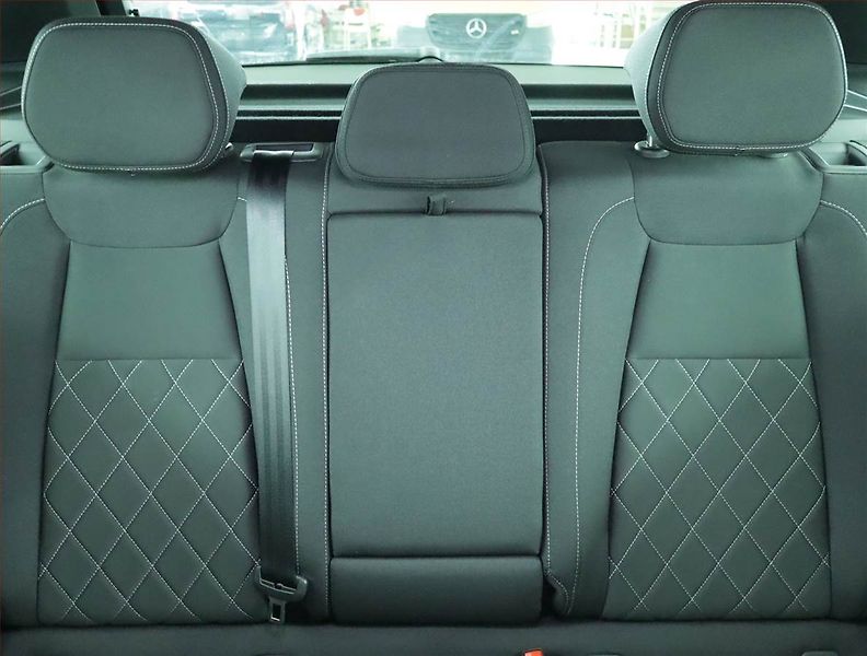 Škoda Karoq (2024) Sportline 1.5 TSI - fotka 10 z 22