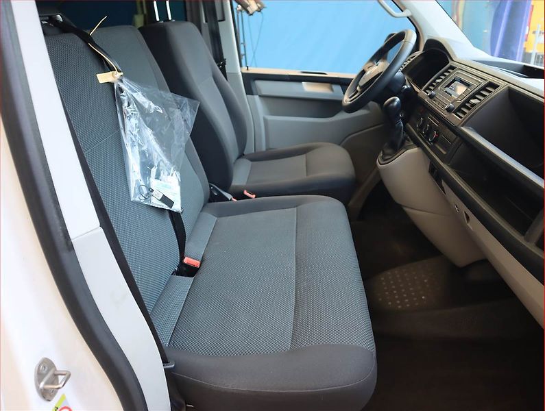 Volkswagen Transporter (2019) 2.0 TDI, Bus, 9Míst - fotka 9 z 18