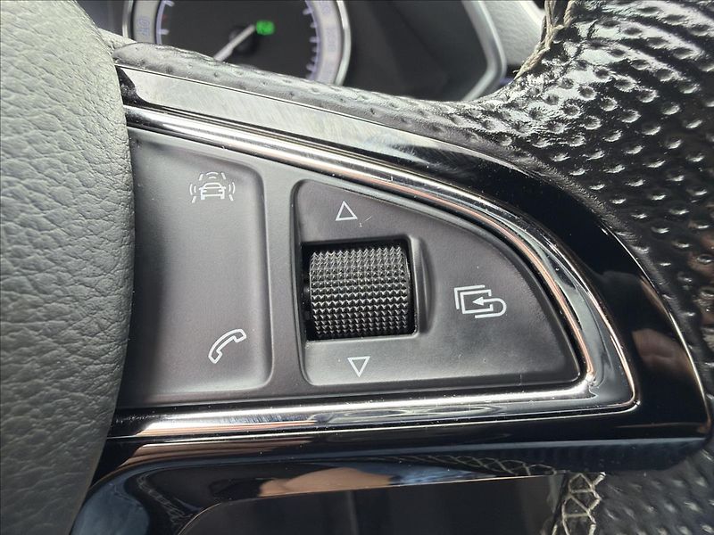 Škoda Superb 2,0 TDI SPORTLINE DSG ČR DPH - fotka 15 z 26