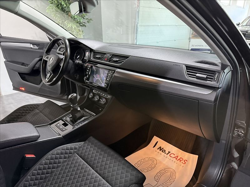 Škoda Superb 2,0   TDI 110kW STYLE 4x4 TAŽN - fotka 25 z 47