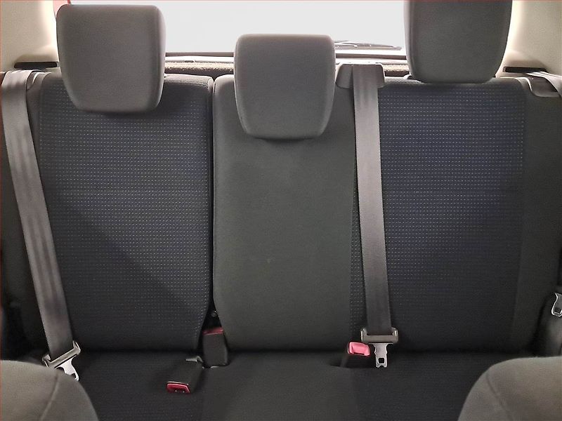 Suzuki Swift (2008) 1.3, ČR,1.maj - fotka 10 z 15