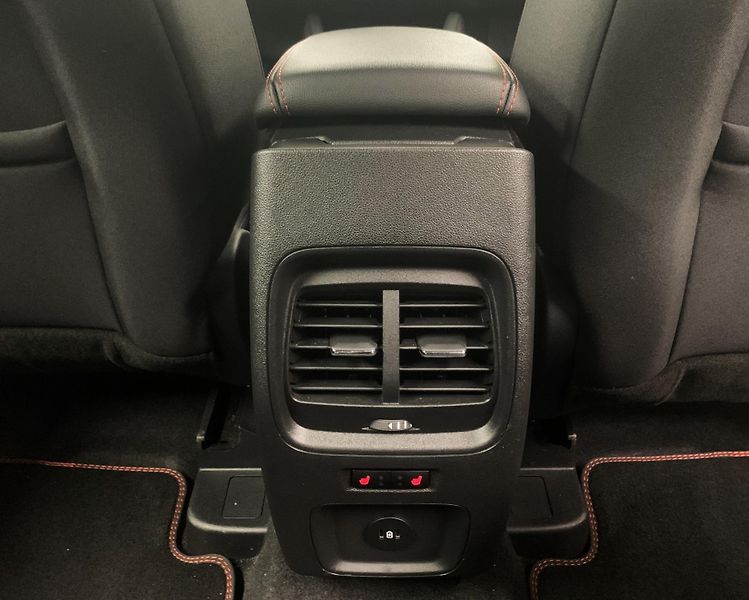 Ford Kuga ST-Line X PHEV, ČR, 1.MAJ - fotka 13 z 28