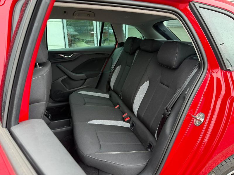 Škoda Scala Selection 1.0 TSI 85kw - fotka 20 z 25