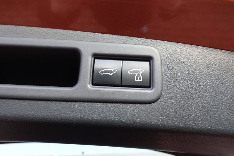 Lexus RX RX450+ PHEV Plug-in hybrid Exe - fotka 16 z 36