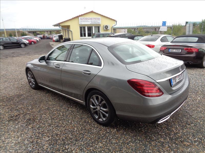 Mercedes-Benz Třídy C 1,6 - fotka 4 z 15