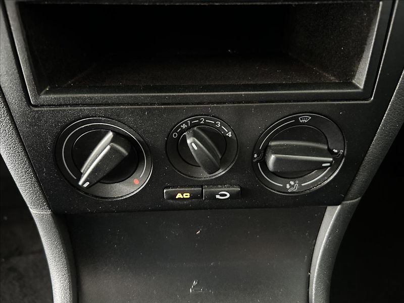 Škoda Octavia 1,4   16V,TOUR,BEZ KOROZE - fotka 14 z 18