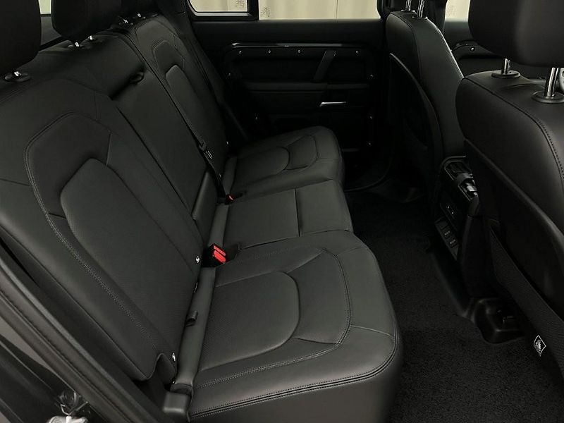 Land Rover Defender (2026) 110 D350 X-DYNAMIC HSE AWD Aut - fotka 15 z 48