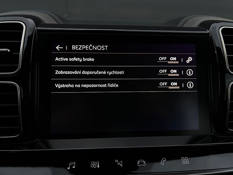 Citroën C5 Aircross (2019) 1.2 PureTech 96kW SHINE - fotka 37 z 49
