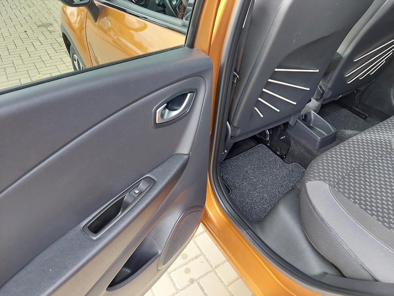 Renault Captur (2019) Collection 1.3TCe - fotka 22 z 41