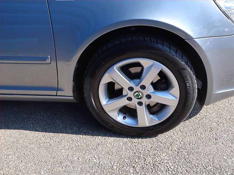 Škoda Octavia (2012) 1.6 TDI, Tempomat - fotka 14 z 16