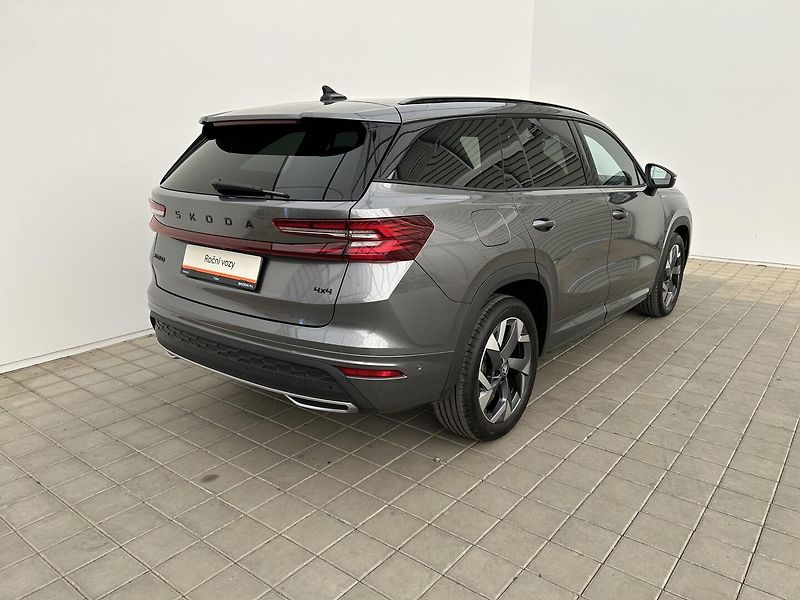 Škoda Kodiaq 2.0 TSI 4x4 SportLine - fotka 2 z 29
