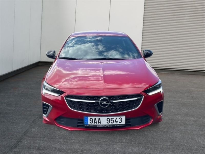 Opel Insignia 2,0 T 169k GSi 4x4 AT - fotka 2 z 11