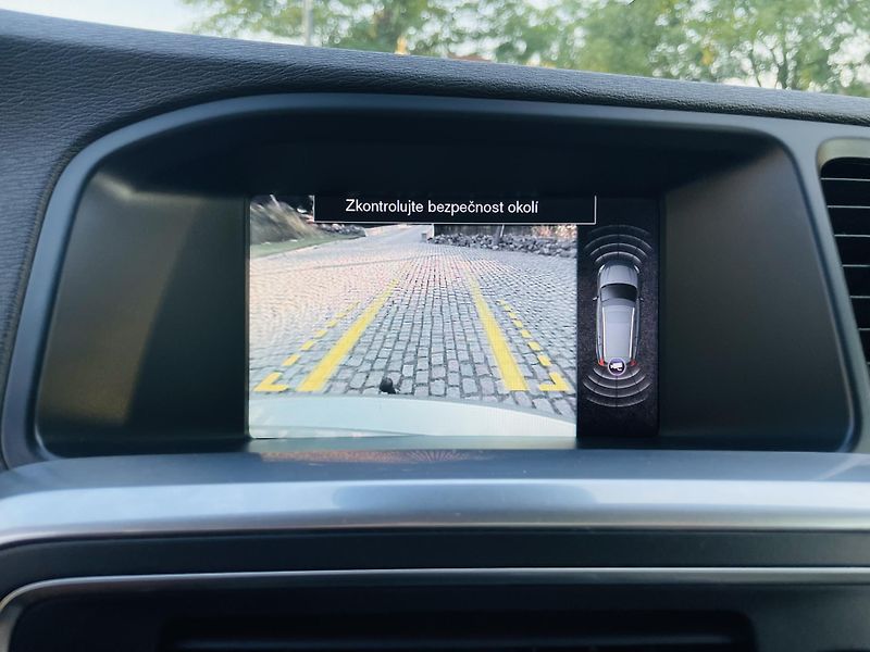 Volvo V60 2.0D4 5V AUTOMAT KAMERA TAŽNÉ - fotka 39 z 43
