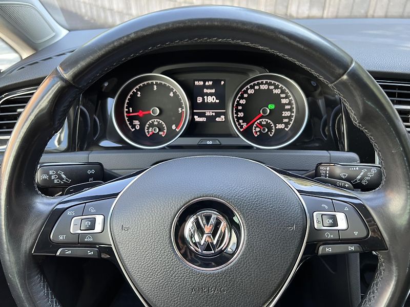 Volkswagen Golf 2.0 TDi 110 kW DSG ACC KESSY - fotka 17 z 21