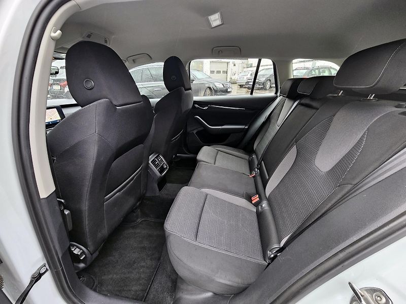 Škoda Octavia 2.0TDI 110kW kombi automat  - fotka 13 z 31