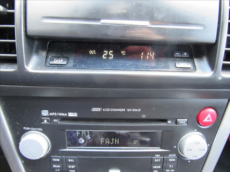 Subaru Legacy 2,0 R 121kW 4x4 - fotka 16 z 33