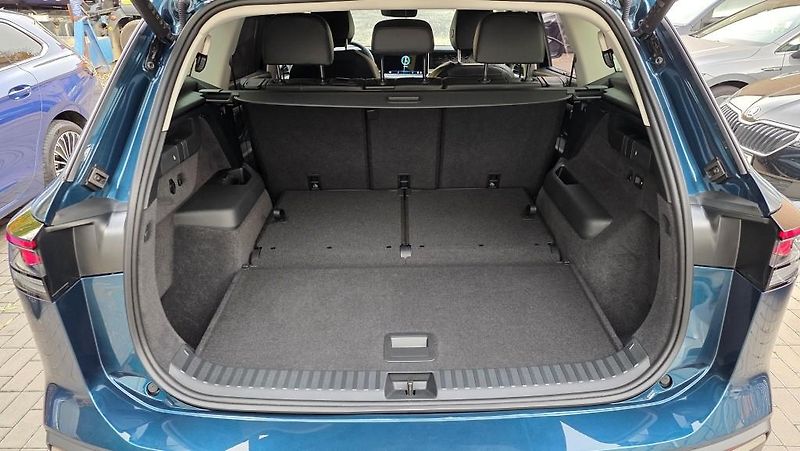 Volkswagen Tayron (2025) 2.0 TSI 150kW 4x4 DSG Eleg TZ  - fotka 12 z 48