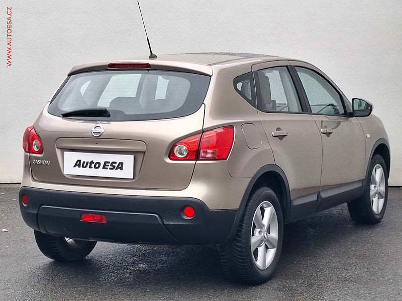 Nissan Qashqai (2007) 2.0i, Tekna, navi - fotka 4 z 18