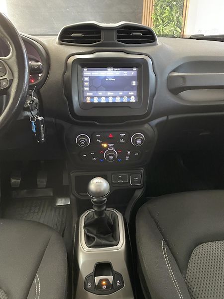 Jeep Renegade 1.0 T 6M ČR 1.MAJ. SERVISKA  - fotka 23 z 27