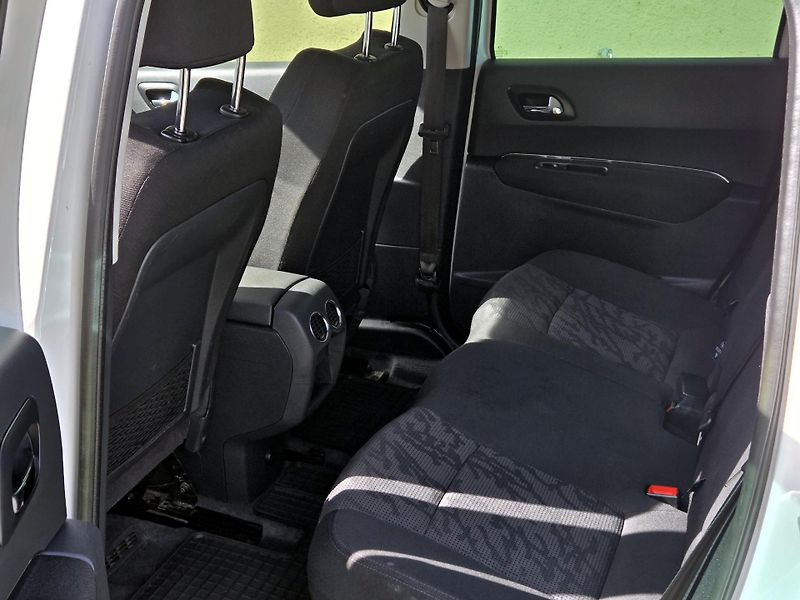Peugeot 3008 HDi 120kW A/T *SERV.KNÍŽKA     - fotka 17 z 39