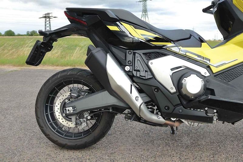 S kombinací skútru a endura přišla Honda už téměř před deseti lety a odvaha se jí vyplatila - o X-ADV je velký zájem.