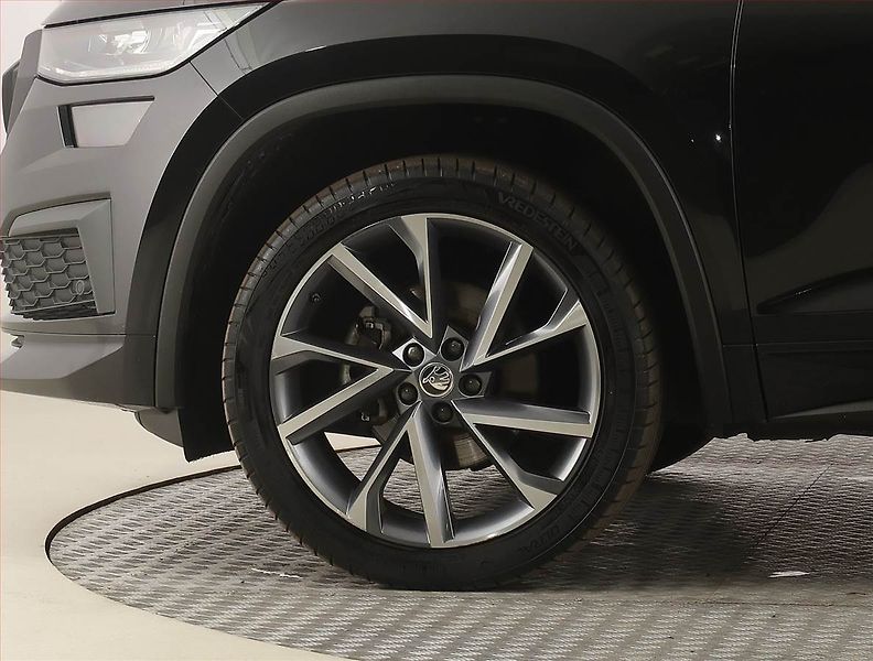 Škoda Kodiaq (2022) Sportline 1.5 TSI, digi klima - fotka 15 z 27