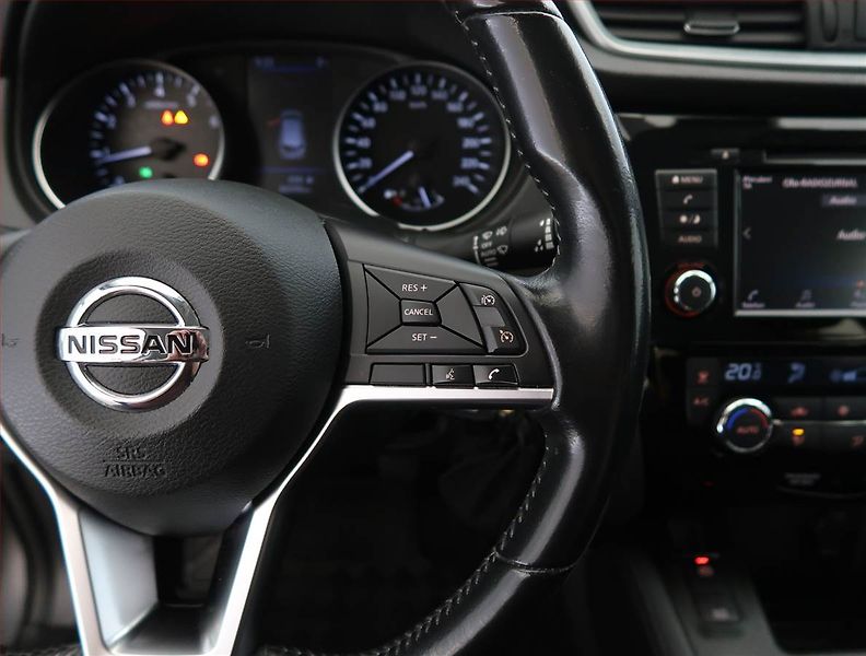 Nissan Qashqai (2019) 1.3 DIG-T, ČR,1.maj - fotka 17 z 21