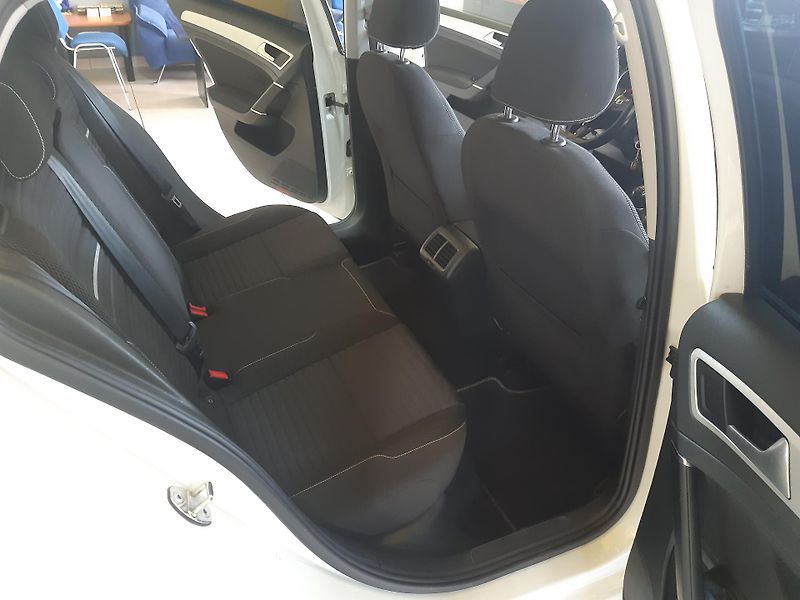 Volkswagen Golf 1.4 TSI DIGIKLIMA NAVI TEMPOM. - fotka 23 z 27
