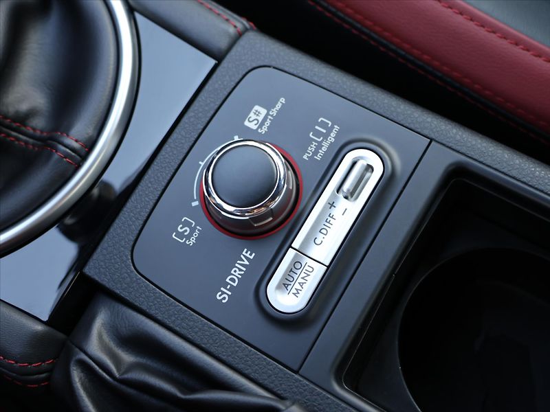 Subaru WRX 2,5 STI  221kW SPORT CZ DPH - fotka 29 z 40